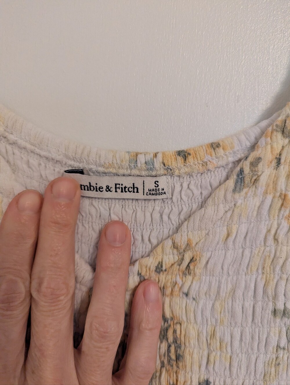 Abercrombie & Fitch Smocked Puff Sleeve Midi Dress - Picture 6 of 9